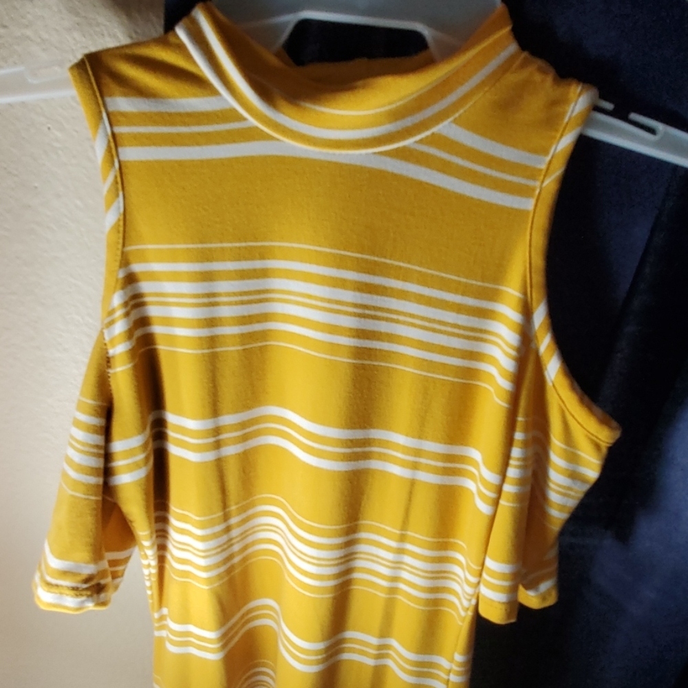 Dress - Picture 4 of 4